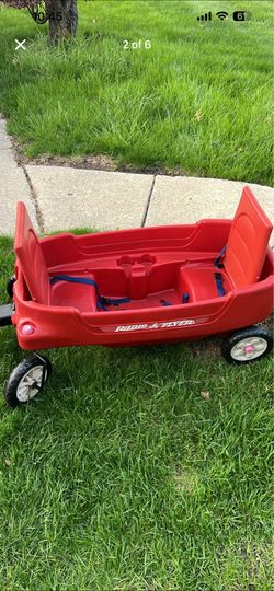 Radio Flyer Wagon two seats