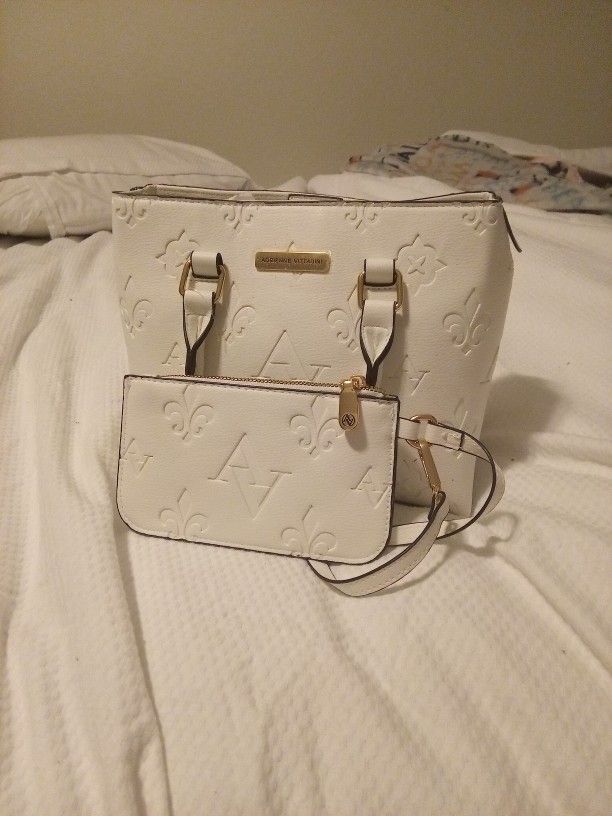 Adrienne Vittadini Purse & Handbag