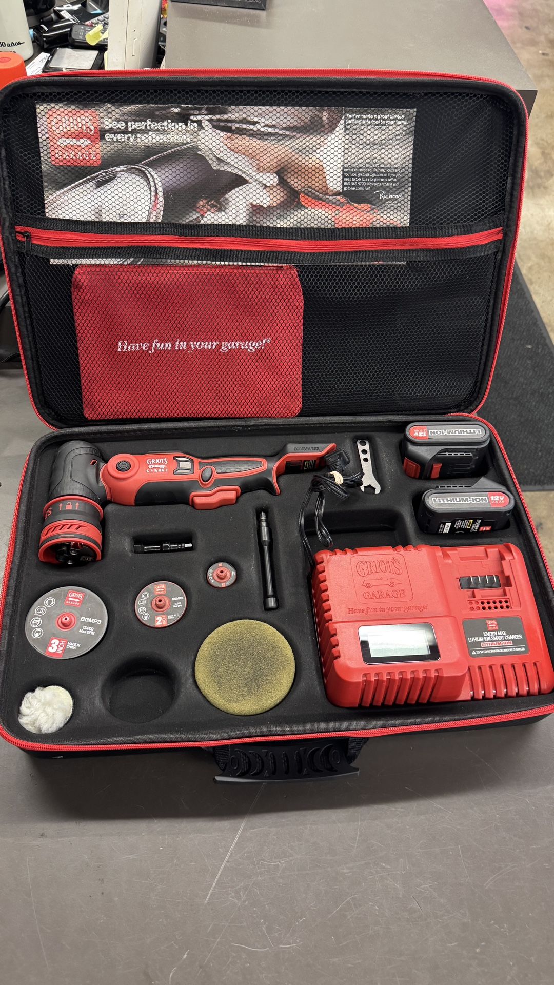 The Boss Hybrid Micro Polisher w 2 batteries and chrg no trades pick up in Tacoma