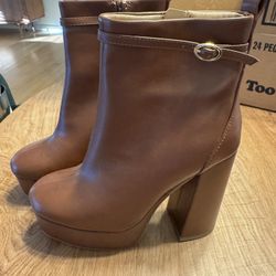 Women’s Platform Boots Size 8 – Never Worn
