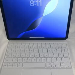iPad Air 11-inch (M3) + Magic Keyboard