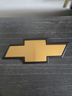 Genuine GM (contact info removed)0 Chevy HD 2500 Bowtie Logo Grille Emblem