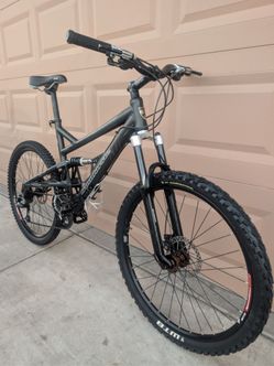 26"x2.10. IRONHORSE WARRIOR MENS MOUNTAIN BIKE. (L).FULL SUSPENSIÓN DUAL DISC BRAKES FRESHLY TUNE UP 👌🏼