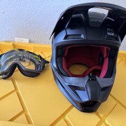 Fox full face dirt helmet and Oakley goggles