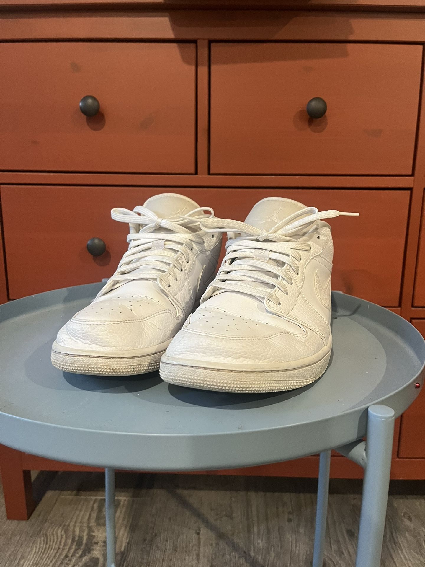 Air Jordan 1 Low “white”