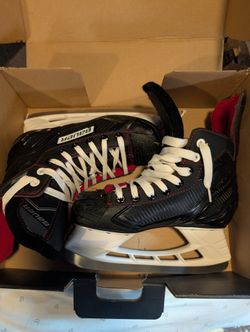 Boys Size 4 Bauer Skates