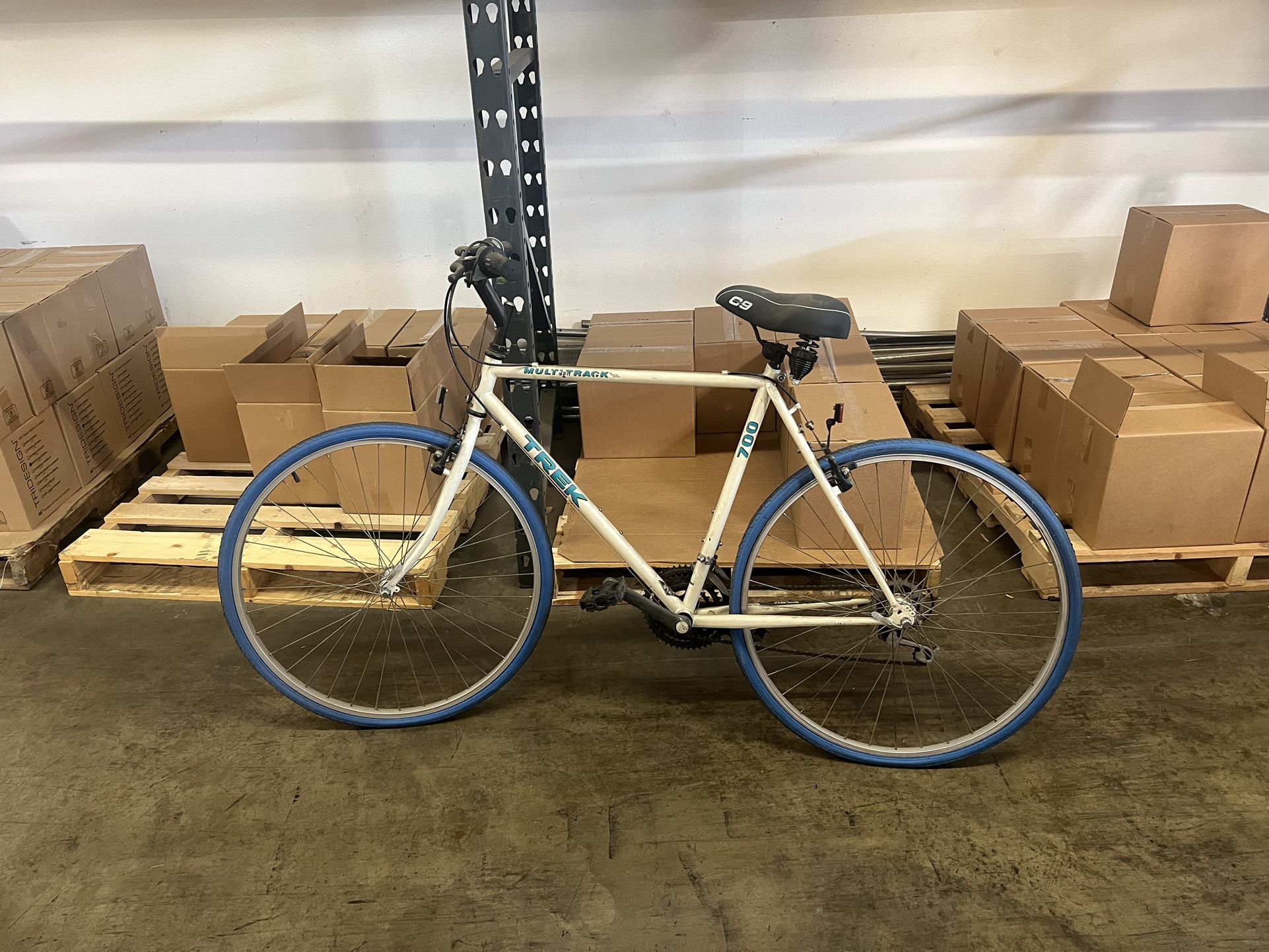 Trek Bike Multitrack 700 