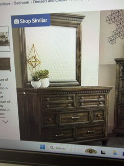 Dresser With Mirror