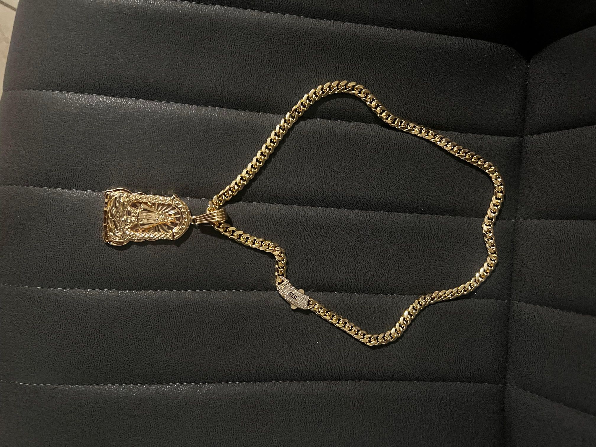 chain and pendant Gold bonded