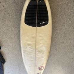 Surfboard 6’0