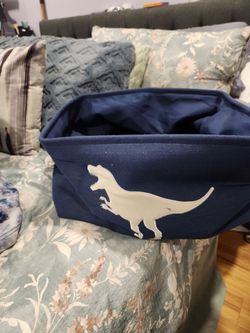 Dinosaur toy box