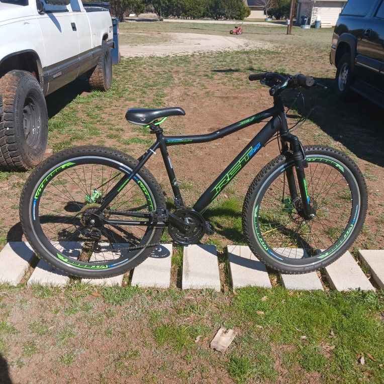 Vitesse genesis bike 27.5 hotsell