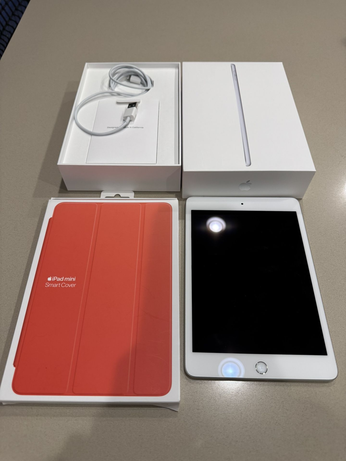IPad Mini Gen 5th + Case