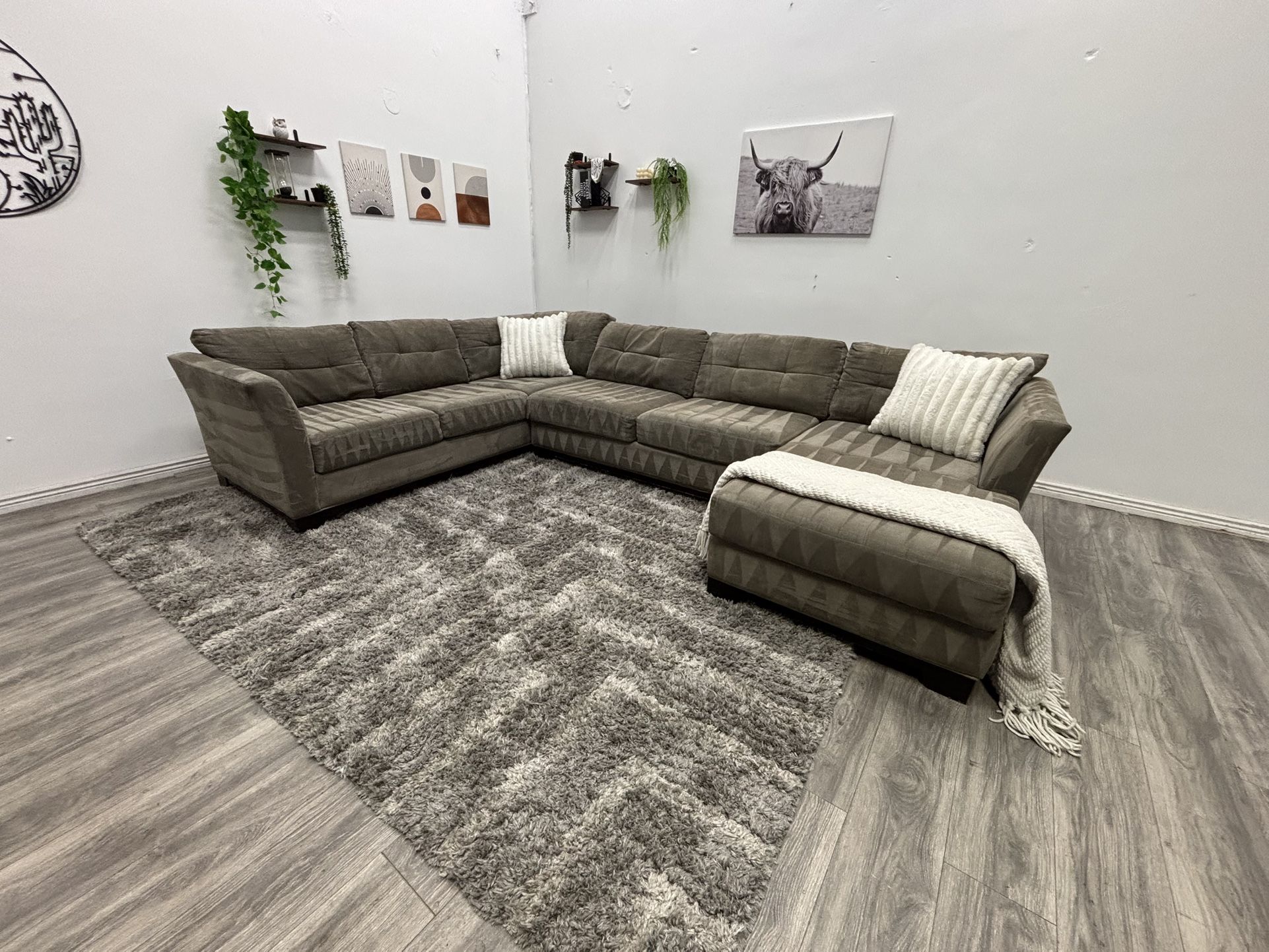Sectional Couch - Free Delivery