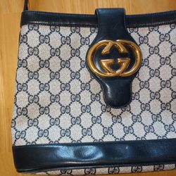 Gucci Leather Shoulder Bag Purse Line Navy Blue Vintage Bucket Interlocking PVC Authentic GG Canvas design

Excellent used condition
Outer Surface has