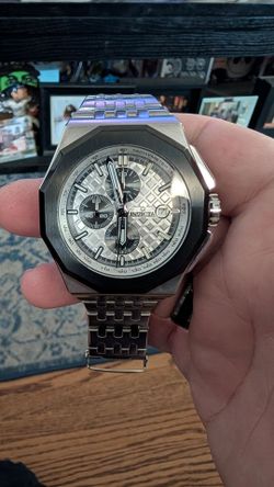 Invicta akula watch