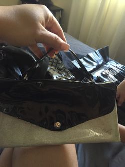 Trophy Queen blk white clutch