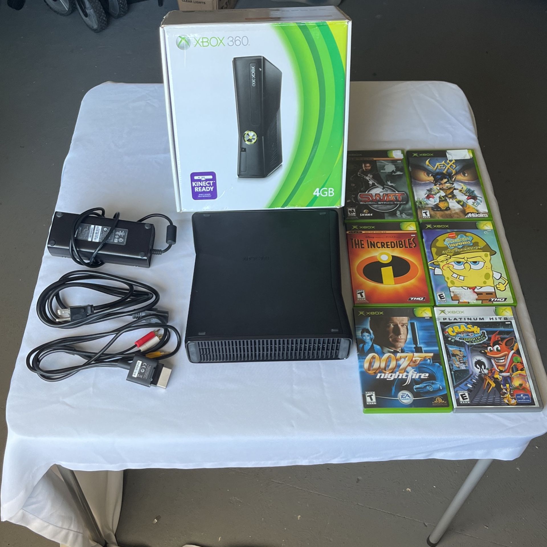 Xbox 360 4GB Slim Console - Black - Bundle With 6 Xbox Games