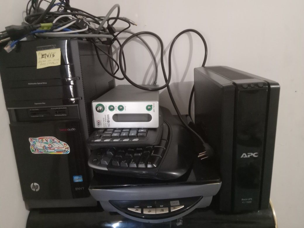 Samsung Desktop 🖥  🖥  Double Monitor And All Other Accessories Included 