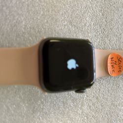 Apple Watch Series 4 GPS + Cellular Unlocked 40 mm