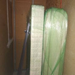 Queen Size Bed With Wood Platform