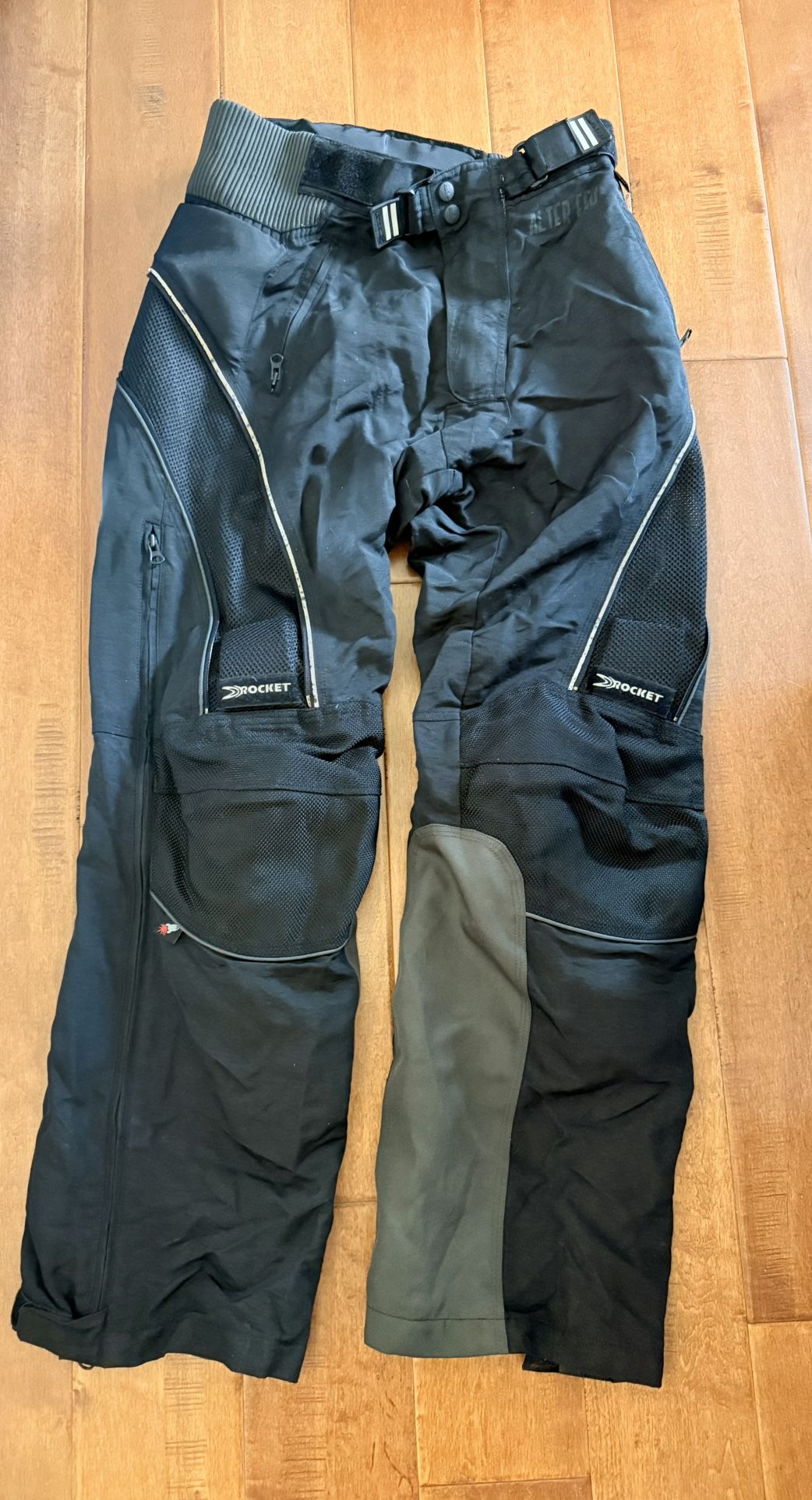 Motorcycle Pants Men’s Small. (Rocket)