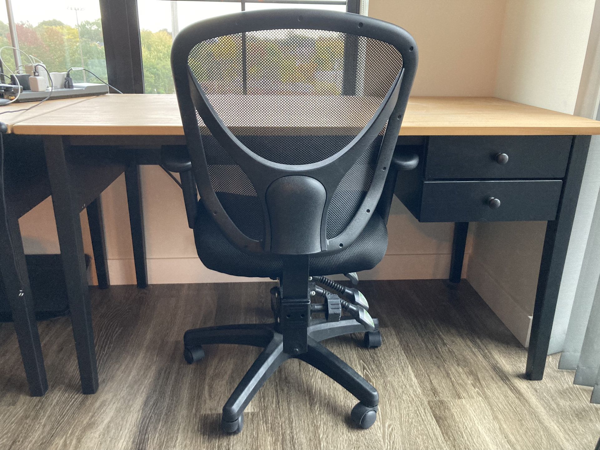 Ikea Arkelstorp Desk in Great Condition