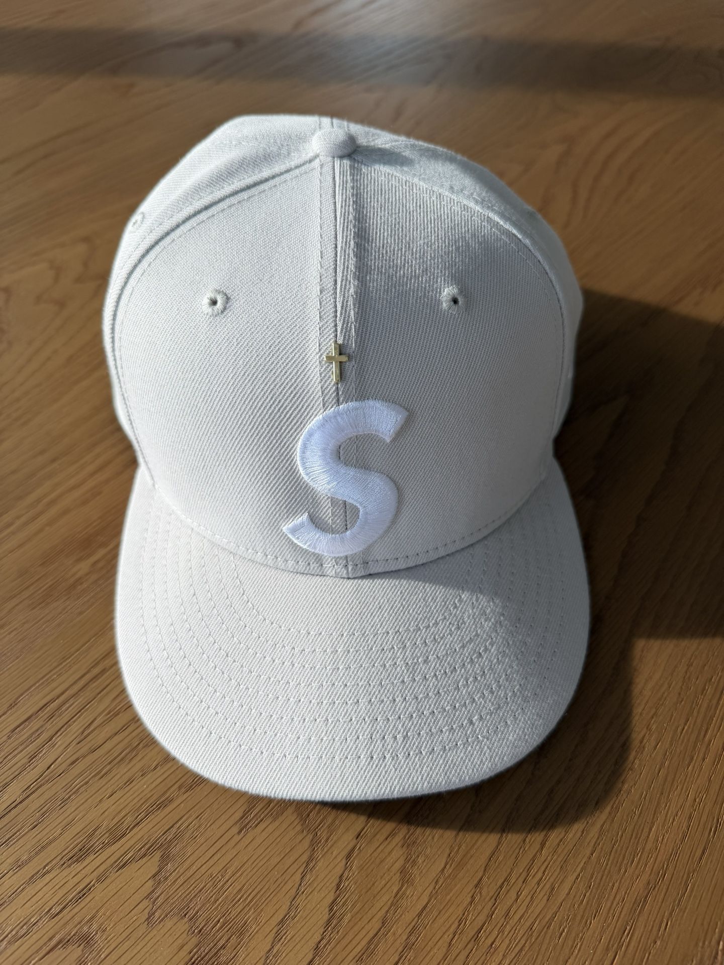 Supreme Gold Cross New Era 7-3/4 