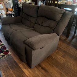 Reclinable couch