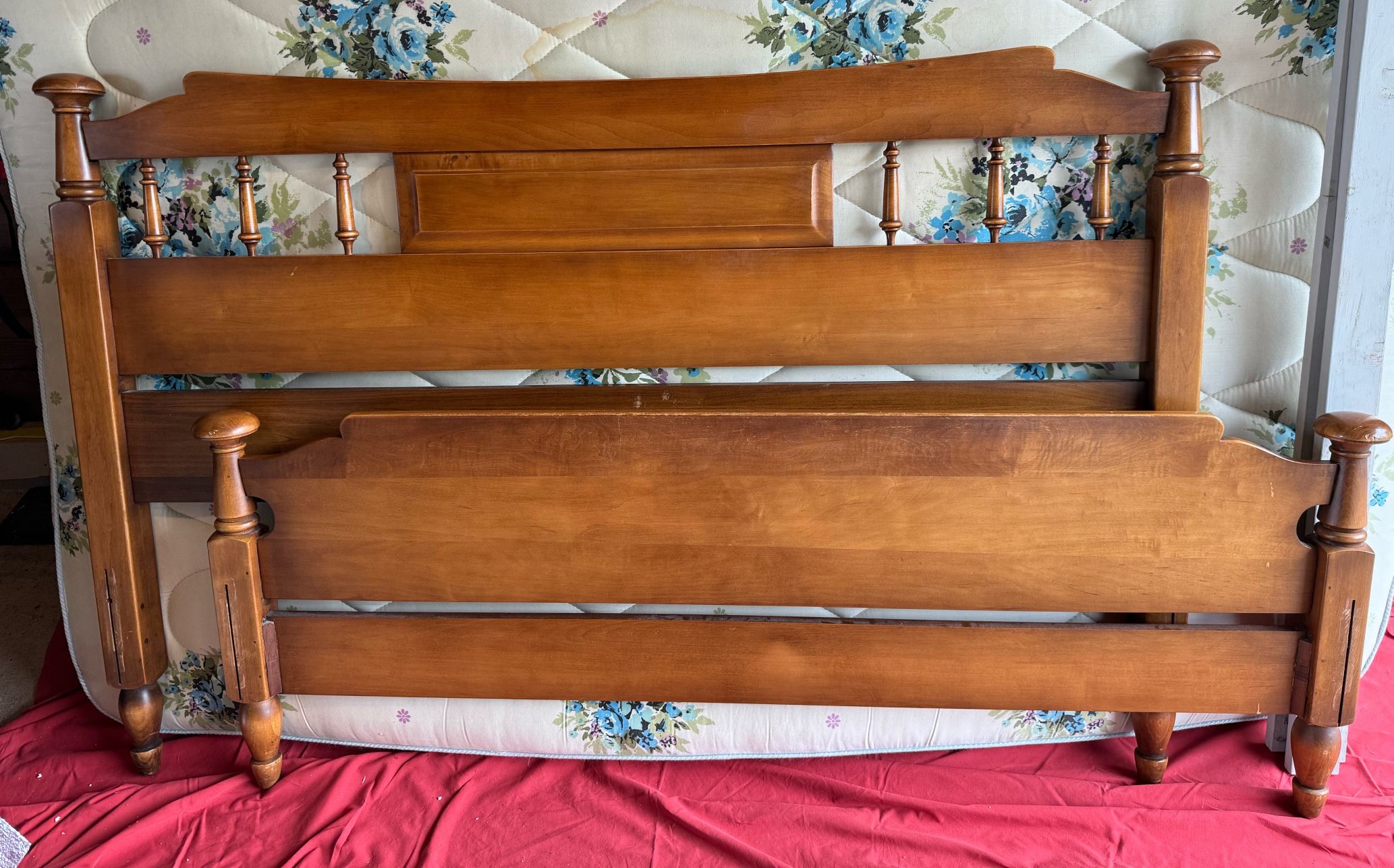Bed frame - Full - Wooden Frame 