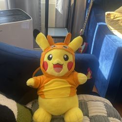Pokémon Pikachu, 2016 Build A Bear Plush W/ Charzard Hoody