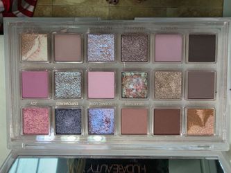 Huda Beauty Rose Quartz Eyeshadow Palette, 18 Shades - NEW! NEVER USED!