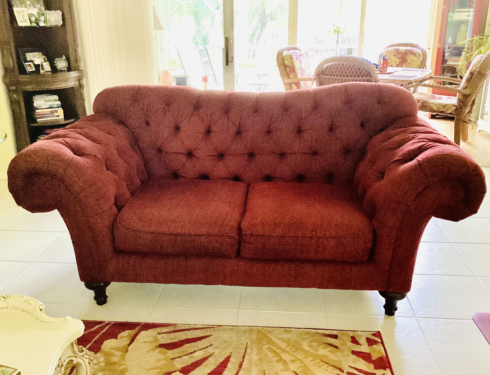 Loveseat/sofa