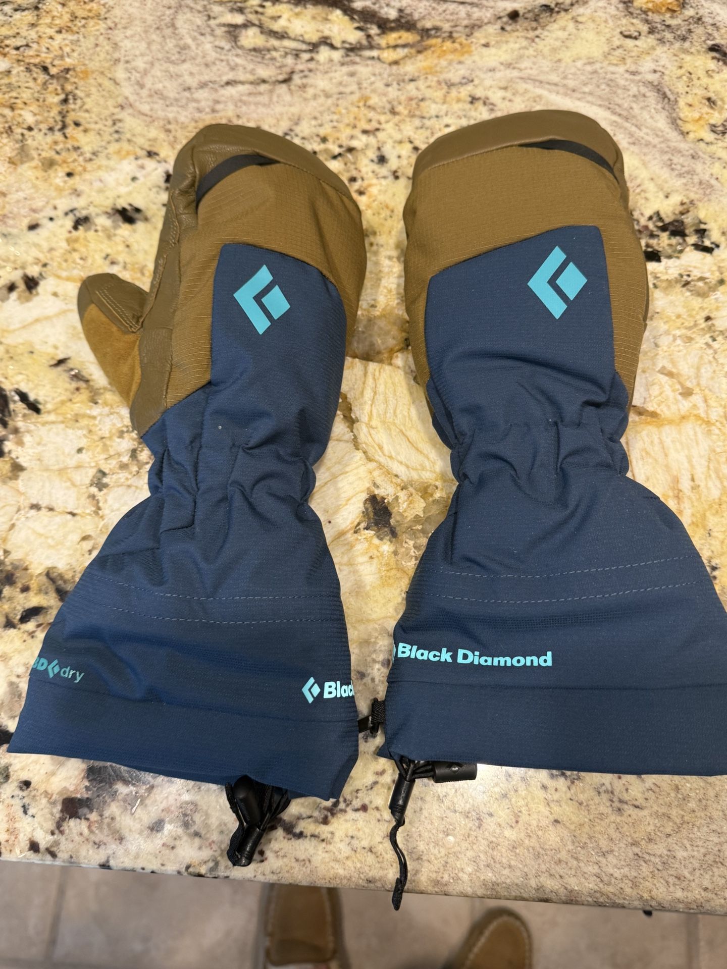 Women’s Black Diamond Mercury Mitts In Azure And Tan