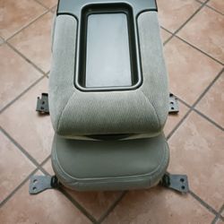 Silverado Middle Folding Console Seat