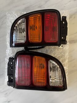 DEPO Tail Light Assembly Pair MPN 212-19K7L-AQ / 212-19K7R-AQ - LED 12V