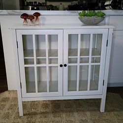 White Cabinet