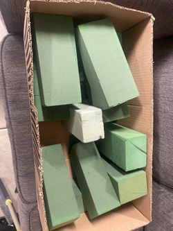 Sponges for floral arrangements