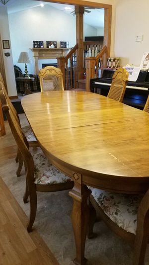 New And Used Dining Tables For In Canton Oh Offerup Solid Pecan Wood Dining Room Table Set For In North Canton Oh