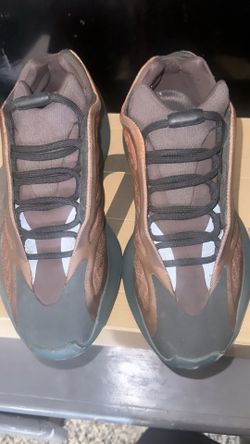 Yezzy 700 V3 Size 8