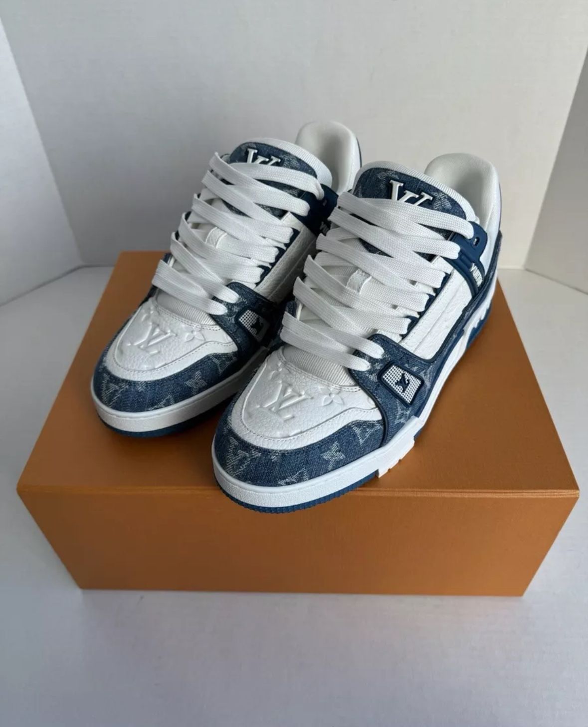 Lv Trainer
