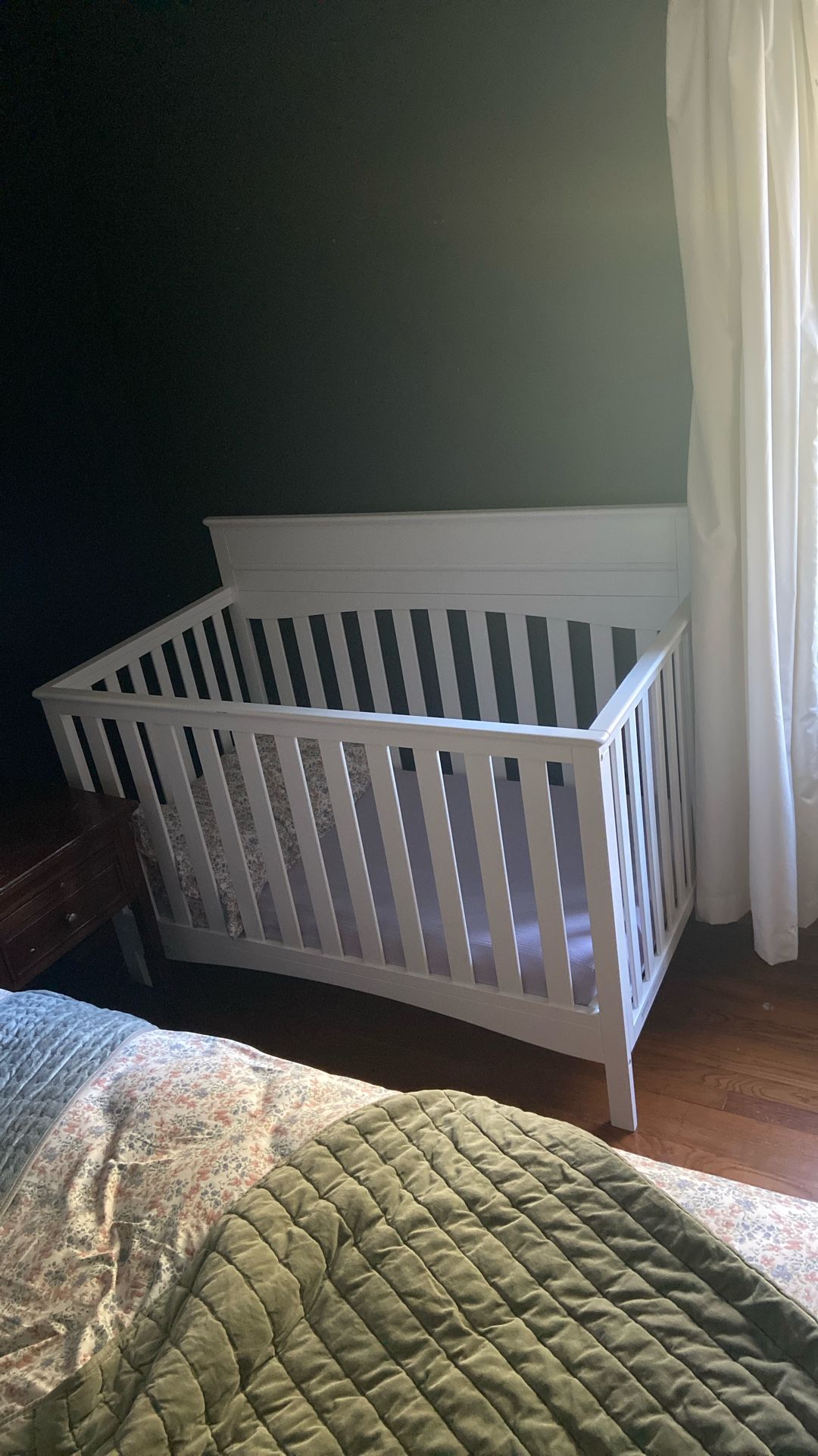 Delta Crib Extremely Light Use