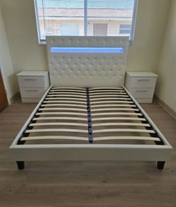 Bedroom Set.  Perfect Stylish For Your Home! - Juego de cuarto ¡ Estilo y comodidad para su hogar!