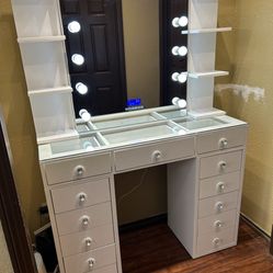 New Makeup vanity 😍