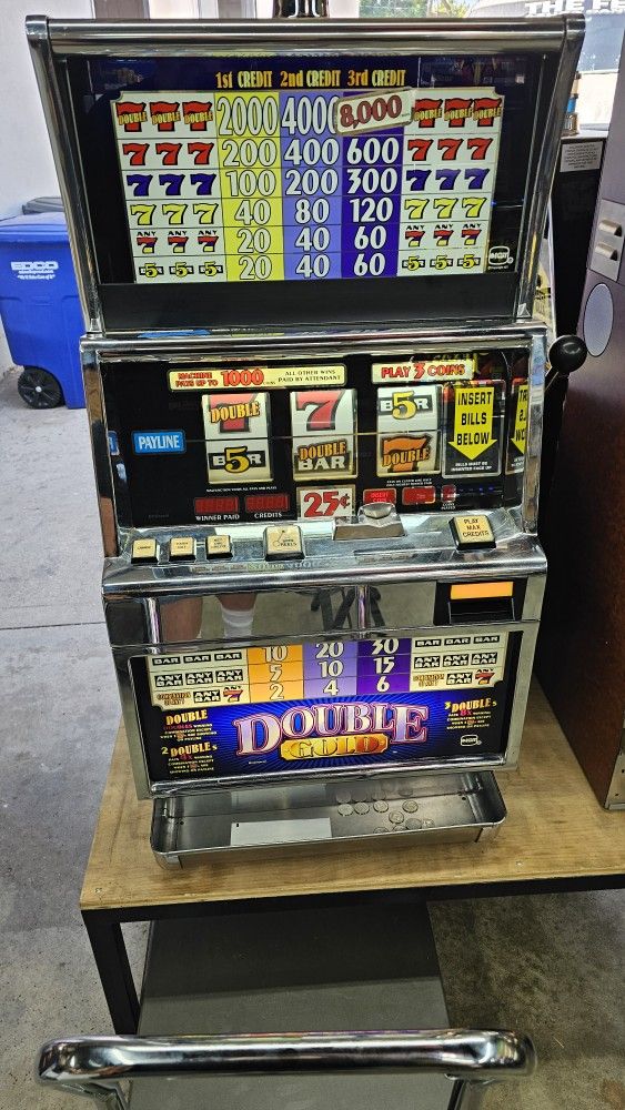 IGT SLOT MACHINE (DOUBLE GOLD) for Sale in Lakewood, CA OfferUp