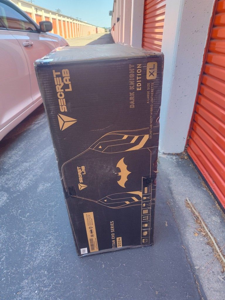 Secret Lab Dark Knight Chair