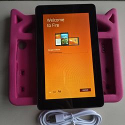 Good Working Amazon Fire 7 Tablet Micro SD Expansion Slot USB Charging Cable And Silicon Case