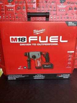 MILWAUKEE M18 FUEL 18V LITHIUM-ION BRUSHLESS 1-IN. CORDLESS SDS-PLUS ROTARY HAMMER KIT W/ (2) 6.0 AH BATTERIES AND RAPID CHARGER AND HARD CASE