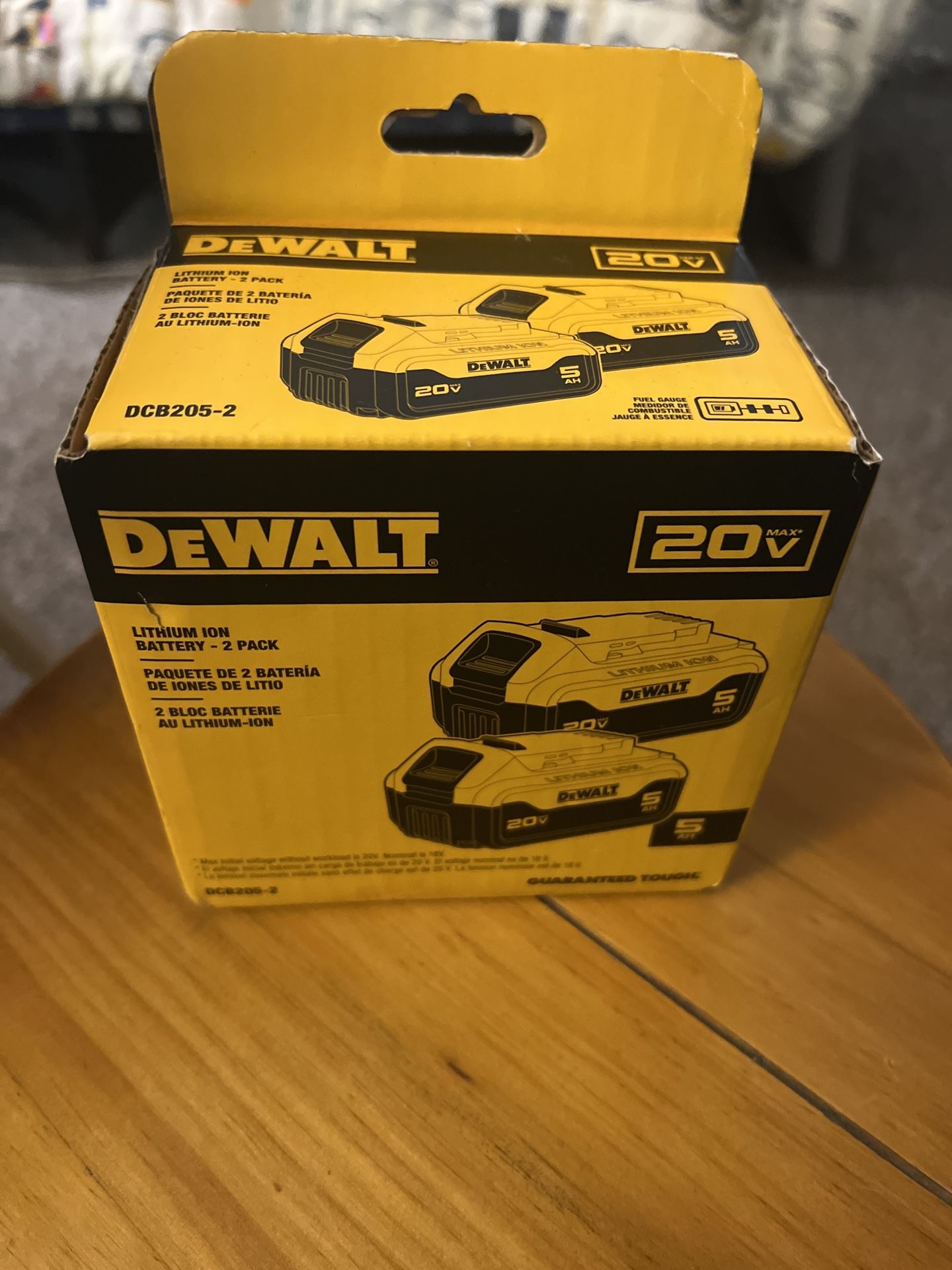 DEWALT 20V MAX 5Ah Batteries (2-Pack) – NEW