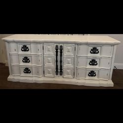 Dresser and nightstands 